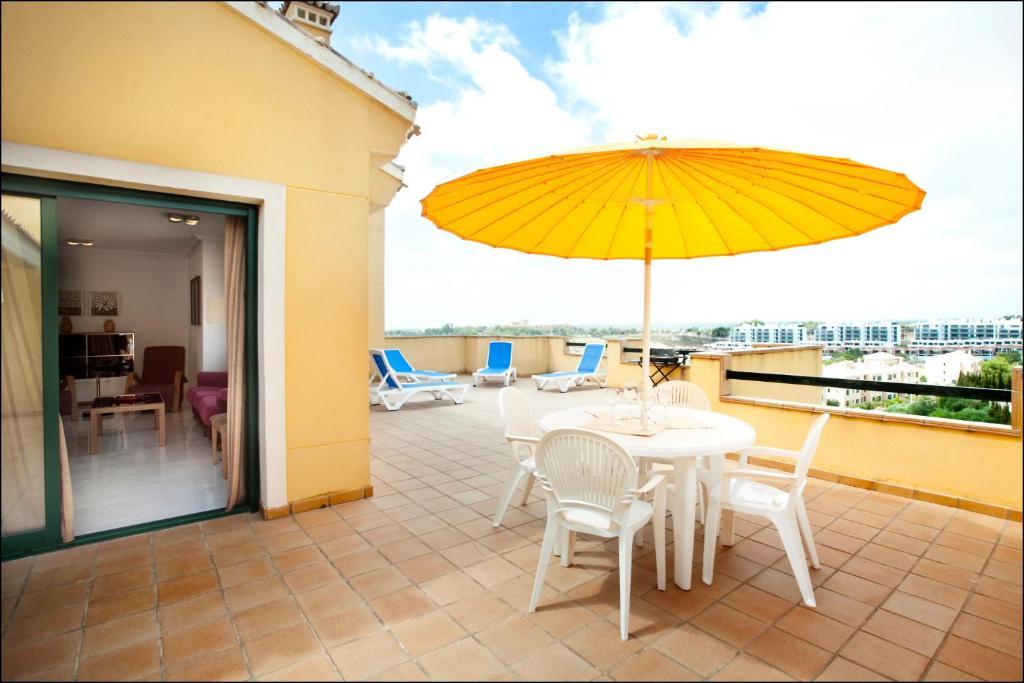 Apartamentos Lomas De Кампоамор Стая снимка